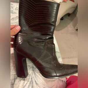 Vintage Enzi Angiolini ankle boots. Like new